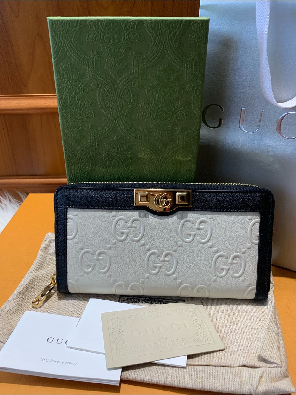 ✨ Brand New GUCCI Embossed Zip Wallet